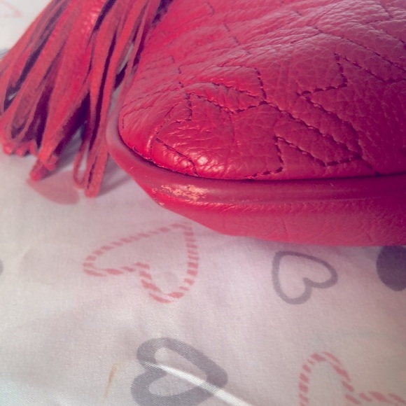 Red genuine leather quilted design crossbody w/ adjustable strap. Gold hardware. - Picture 7 of 15